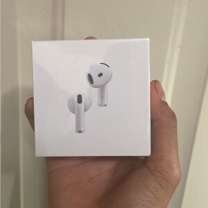 Apple White Wireless Earbud Headphones